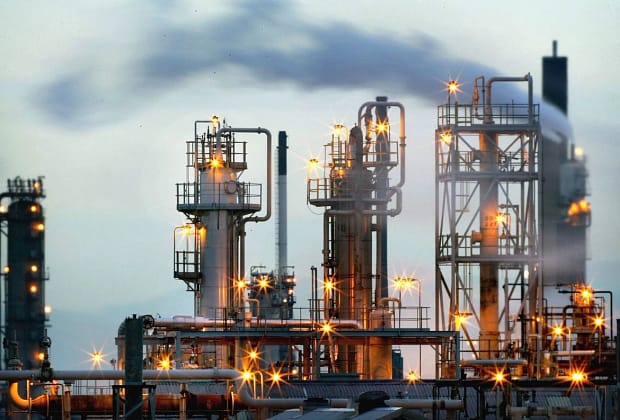 VIDEO După petrol, Ucraina lovește și rafinăriile de gaz din Rusia. Atacul cu drone a ajuns până la granița cu Kazahstan