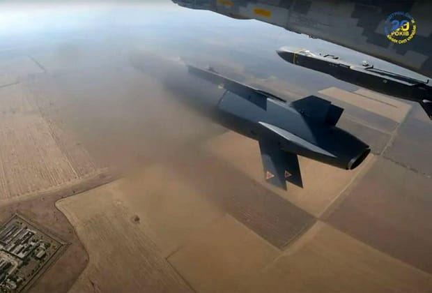 Atac „combinat masiv”, cu rachete Storm Shadow, revendicat de Kiev. Ținta lovită, o „facilitate-cheie” a complexului militar-industrial al Rusiei