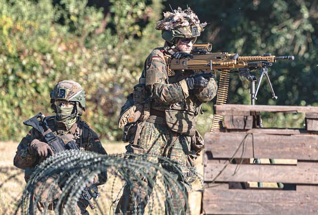 Scene de neînțeles la un exercițiu al Bundeswehrului. Polițiștii au început să tragă asupra soldaților germani care simulau un atac împotriva NATO