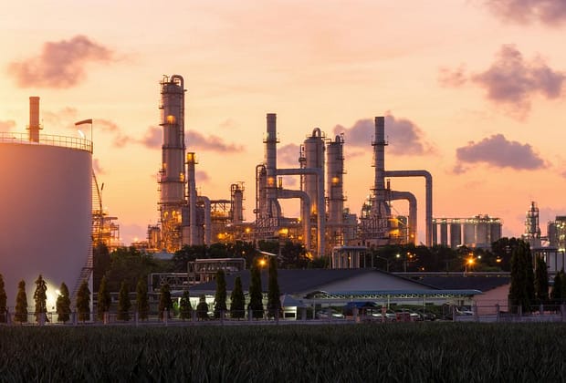 Cât timp i-ar trebui României să rezolve problema Lukoil. Analiza lui Chirieac