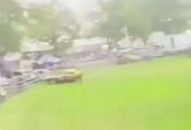 VIDEO Momentul în care o mașină intră cu viteză în mulțime la un raliu, în Australia. Treisprezece persoane au fost rănite