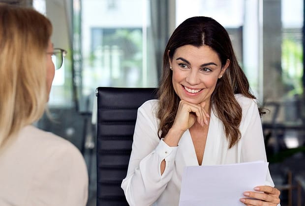 „Nu mai muncim de frică”. Generația Z rescrie regulile jocului și nu mai acceptă locuri de muncă abuzive