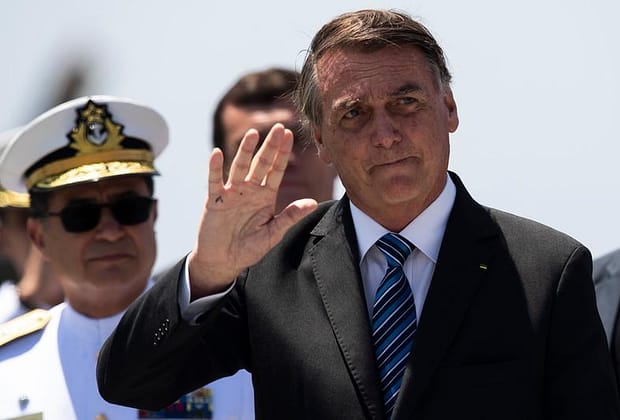 Jair Bolsonaro a încercat să distrugă brățara electronică cu aparatul de sudură. Explicațiile date de fostul președinte brazilian în fața instanței