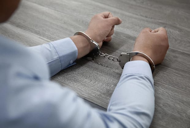 Primarul bistrițean, reținut: Ancheta explodează după imaginile cu secretara din birou. Edilul, suspendat din PSD