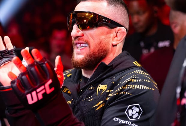 Un băiat născut într-un sat uitat de lume. Merab Dvalishvili e „Mașina georgianǎ”. Gala UFC 323 e LIVE pe VOYO (duminică, de la 5:00)