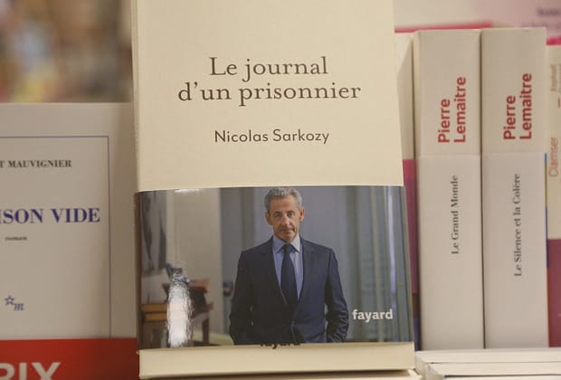 Sarkozy și-a lansat cartea „Jurnalul unui prizonier”, în care descrie cele 20 de zile petrecute în închisoare