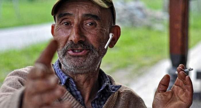 Un șomer a bătut recordul lui Crin la stat degeaba și spune că vrea și el președinte!