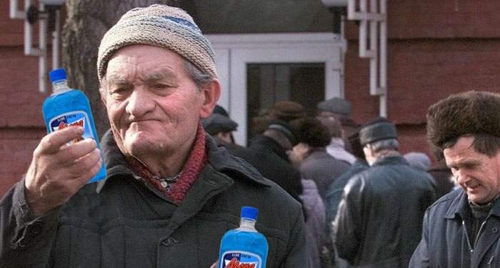 Alegerile s-au terminat. Putem reveni la știri normale, despre români care beau spirt