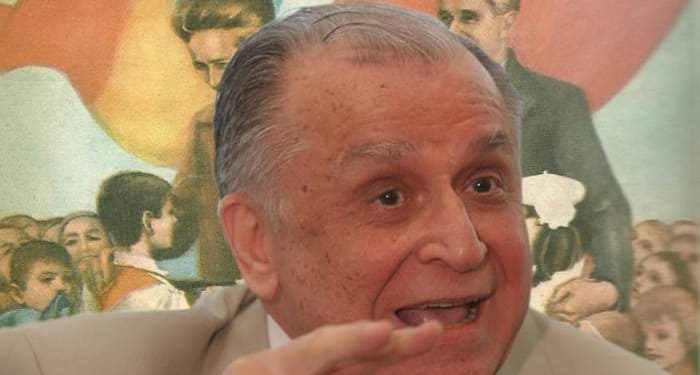 Niciun român nu a donat ieri sânge, de frică să nu-l salveze pe Iliescu