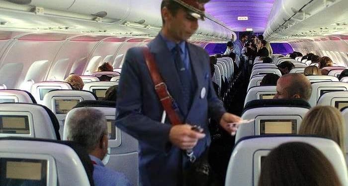 CFR vrea ca pasagerii avioanelor să plătească bilete pentru trenul de aterizare