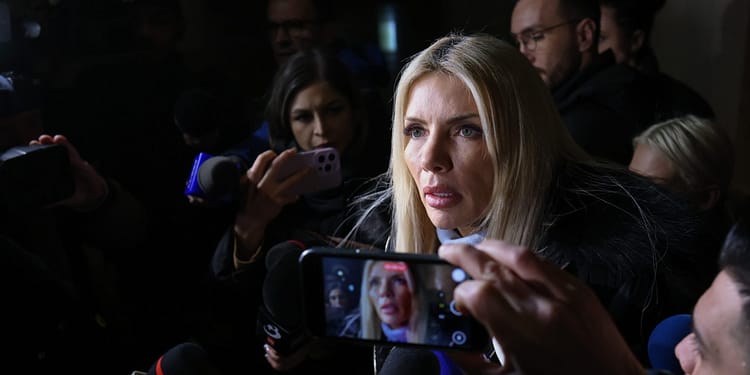 ICCJ încă nu a decis încă dacă Laura Vicol și Vladimir Ciorbă rămân în arest / Procesul, reluat în complet de divergență, după ore bune de dezbatere
