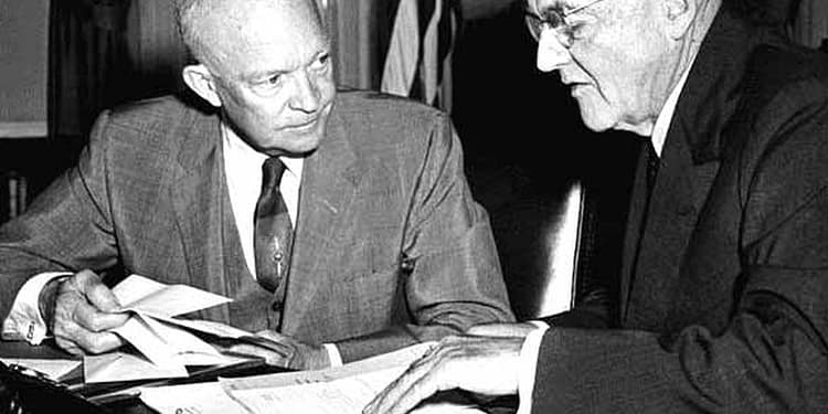 Epurările din anii ’50. Lecții neînvațate din vânătoarea anticomunistă pot să rănească din nou America