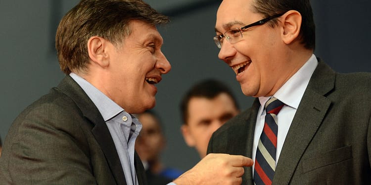 Crin Antonescu îl atacă dur pe Victor Ponta: „Dacă a fost vreun martir, a fost din prostie sau din josnicie”