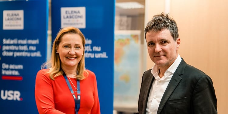 Electoratul USR, între ciocan și nicovală. Analist: „Electorii neradicalizați care au votat spre extrema dreaptă, Georgescu și Simion, au fost alegători USR”| ANALIZǍ