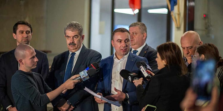 Bogdan Ivan, întâmpinat cu huiduieli de muncitorii de la Șantierul Naval Mangalia. Soluția propusă de Ministrul Economiei