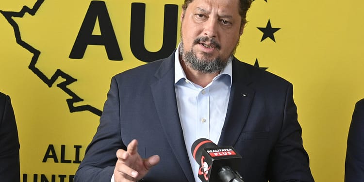 Scandal cu semnăturile la prezidențiale pentru George Simion! Târziu neagă că AUR a început operațiunea anti-Georgescu