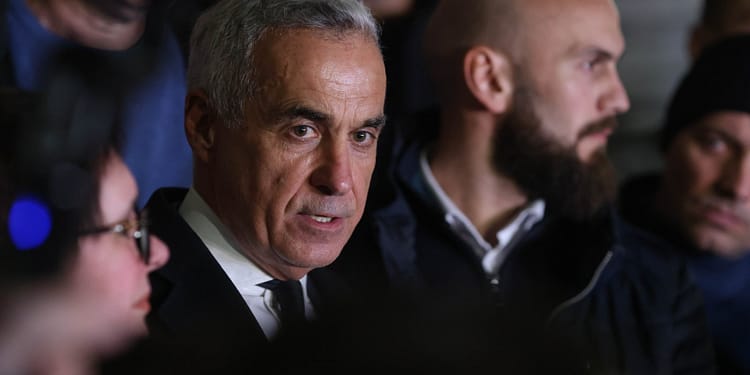 Trebuie Călin Georgescu scos de pe lista de candidați la prezidențiale? Ce spun Adrian Zuckerman și Andrei Caramitru / video