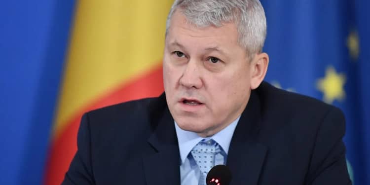 Cătălin Predoiu, decorat de ministrul bulgar. Este primul ministru al Afacerilor Interne român care a primit această distincție