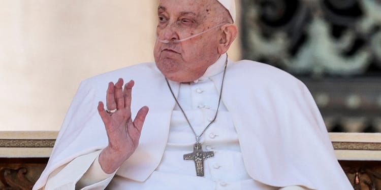 Papa Francisc se simte din ce în ce mai bine. Suveranul Pontif ar putea fi prezent la evenimentele importante din Săptămâna Mare