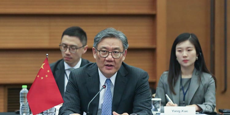 China sugerează că s-a înțeles cu Japonia și Coreea de Sud să răspundă împreună taxelor vamale decise de Trump. Reacție imediată de la Tokyo