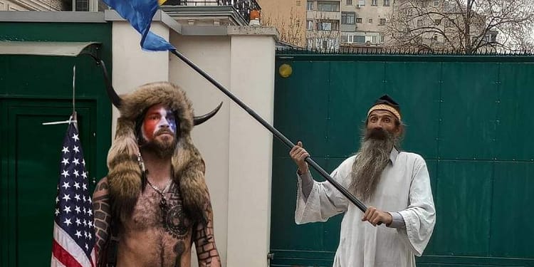 Șamanul American va sosi la București pentru a se întâlni cu omologul său, Stegarul Dac