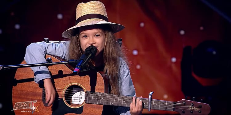 Carol, micul chitarist din București, a făcut spectacol la „Românii au Talent”: „Și-a dat singur Golden Buzz”