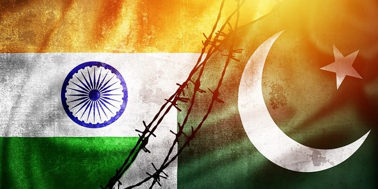 Pakistanul avertizează că are „informaţii credibile” despre un atac din parte Indiei în următoarele 36 de ore