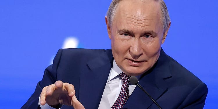 Putin susţine că foşti militari francezi luptă alături de trupele ruse în Ucraina, într-o unitate numită „Normandia-Niemen”
