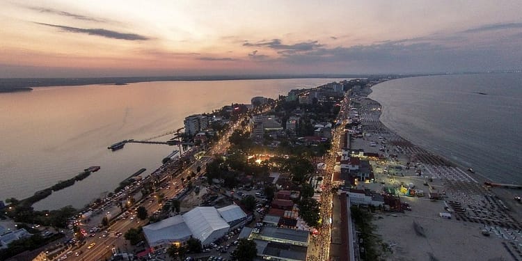Revolta unui turist care a plătit 50 de lei pe alune, un corn și un suc: „Cum să mai mergi pe litoral la asemenea prețuri?”