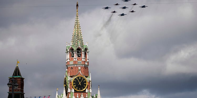 Întreruperi majore ale internetului în Moscova, în timp ce avioanele militare survolau orașul, chiar înaintea paradei lui Putin
