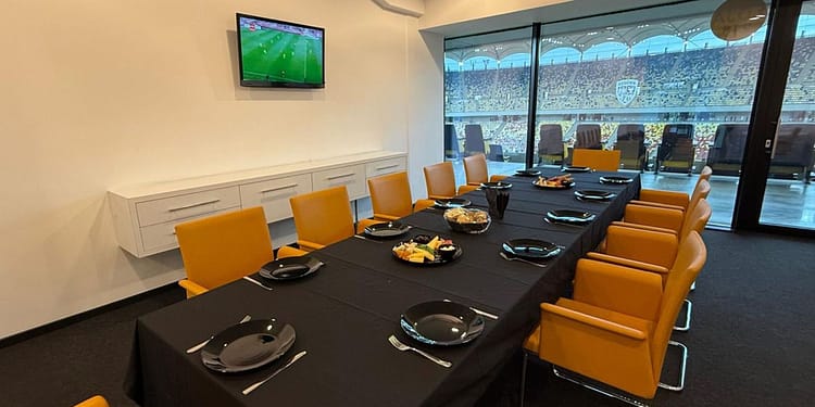 Ce meniu au primit fanii care au plătit 1.000 de lei la FCSB