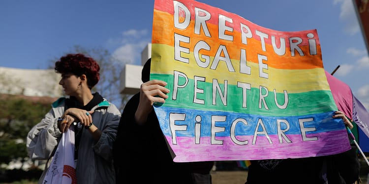 Asociația Accept denunță o nouă încercare de intimidare la adresa comunității LGBT, după o tentativă de intrare cu forța în sediu la 5 dimineața