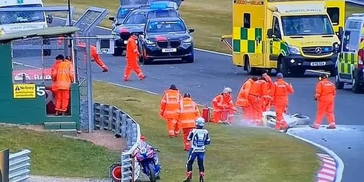 Accident teribil în Anglia » Doi motocicliști au murit în urma unei coliziuni cu alți 9 piloți