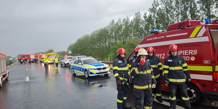 Accident cu 11 persoane implicate, pe A1/ Update: Planul Roșu de Intervenție, dezactivat
