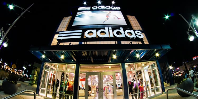 Reclama Adidas care a revoltat Grecia