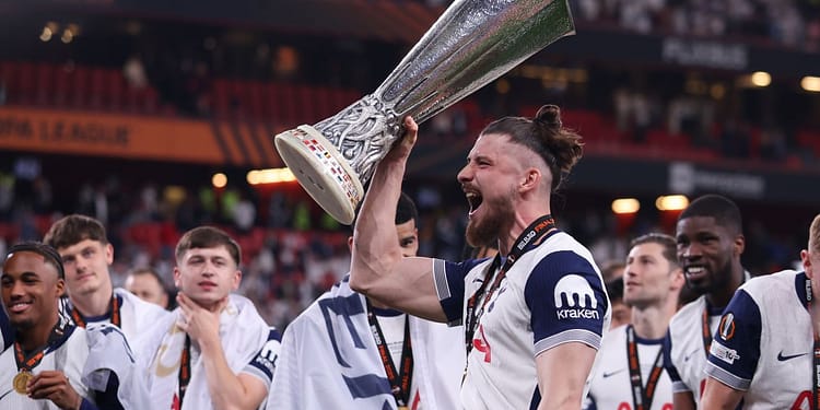 Radu Drăgușin, câștigător de Europa League! Imaginile bucuriei după Tottenham -0