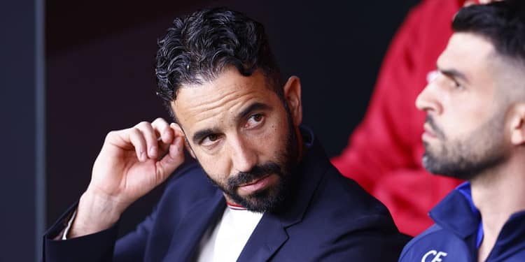 Fanii lui United au explodat după finala Europa League! Ruben Amorim, luat la țintă: „AFARĂ!”