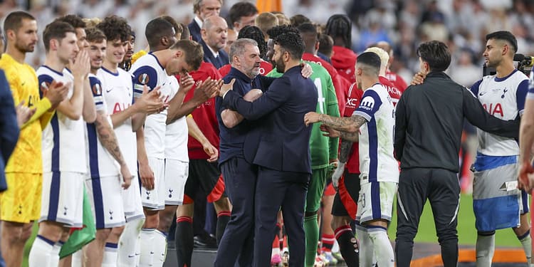 Gest uriaș făcut de Postecoglou imediat după fluierul final. Jucătorii lui Manchester United au fost surprinși