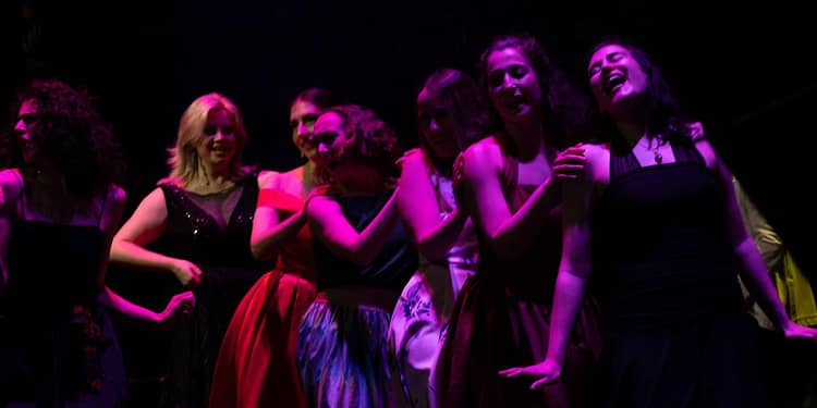 Golde-Danit, nepoata medicului personal al premierului Netanyahu, pe scena Teatrului Evreiesc din București