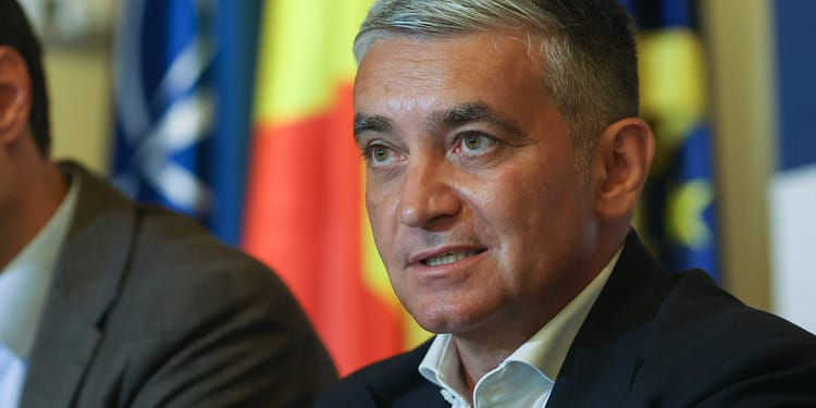 În prima noapte de arest, primarul din Sinaia a ajuns la spital