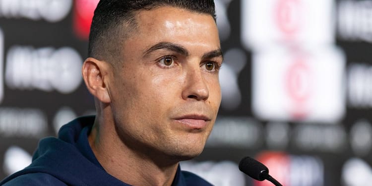 Cristiano Ronaldo, „plimbat“ în jurul lumii: Marca a anunțat ce echipă îl vrea. Reacția clubului