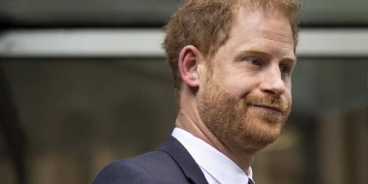 Prințul Harry se confruntă cu o profundă criză de identitate. Cine este el, în afara Coroanei britanice?