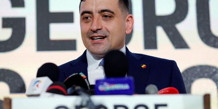 Simion îndeamnă lumea să iasă în stradă, dar el nu va fi acolo. Cum comentează CTP: „Carevasăzică, duceți-vă voi, legiunea mea de fraieri, că pentru mine e prea periculos”