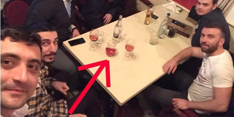 Dovada că a mințit. Simion a zis că nu e muiere, dar avea vin roze pe masă!