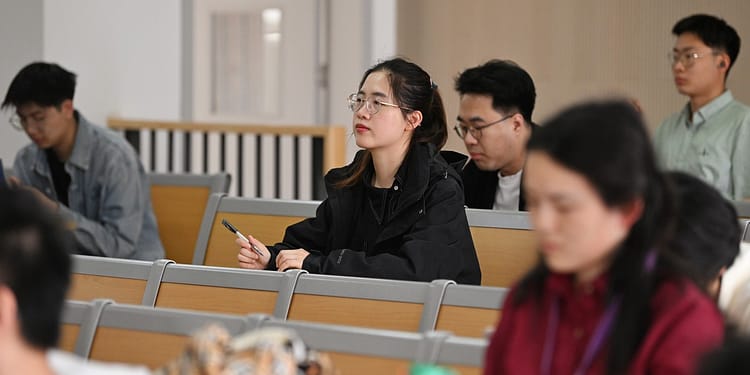 SUA vor începe să anuleze vizele pentru studenții chinezi, în special ale celor care au legături cu Partidul Comunist