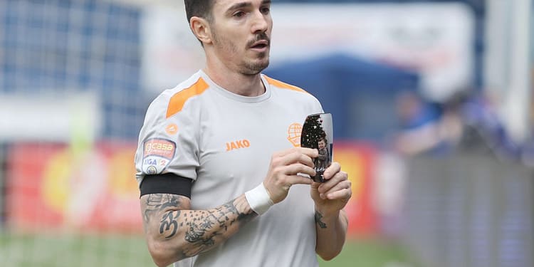 Jucătorii lui Metaloglobus nu l-au uitat pe Luca Manolache: „Ne-a întărit să luptăm și pentru el!”