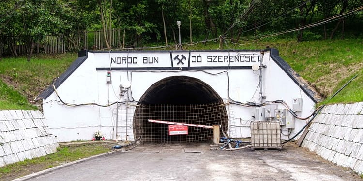 „Noroc bun” Salina Praid. Mesajul ironic de la intrare, scris MARE pentru cine avea ochi să-l vadă