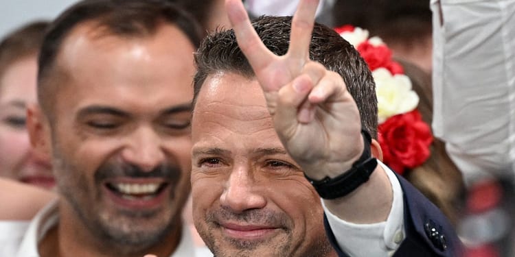 Pro-europeanul Rafal Trzaskowski se declară câștigător al prezidențialelor din Polonia. Și rivalul său vorbește despre victorie