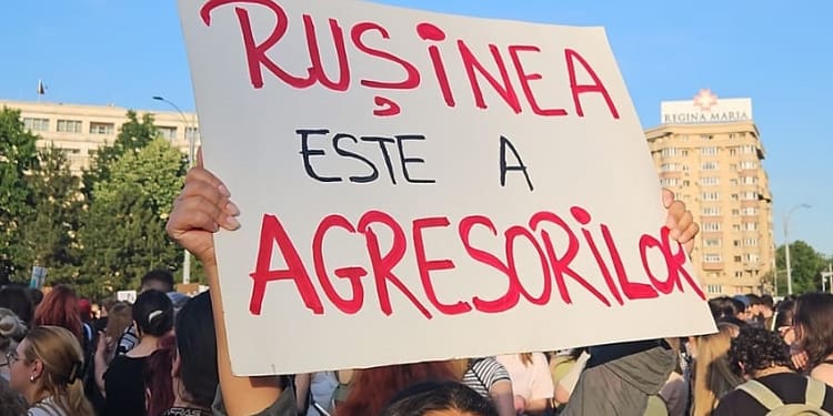 Protest în Piața Victoriei. 3.000 de oameni protestează după uciderea Teodorei Marcu: „Suntem vocea celor care nu mai pot vorbi”