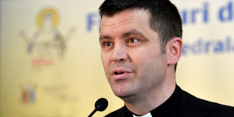 Dumnezeu în era digitală. Părintele Francisc Doboș: Aici intervine provocarea pentru biserici